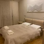 South Park Cozy Flat Own Free Parking